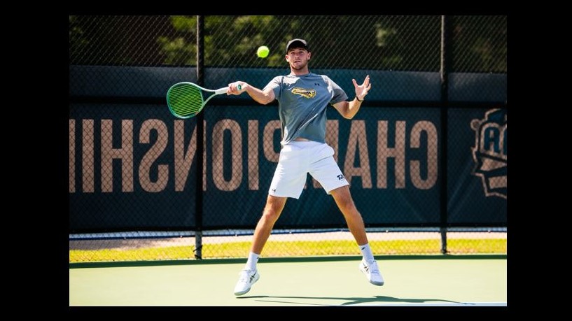 Men's Tennis Nationals: #1 Apaches surge into semi-finals