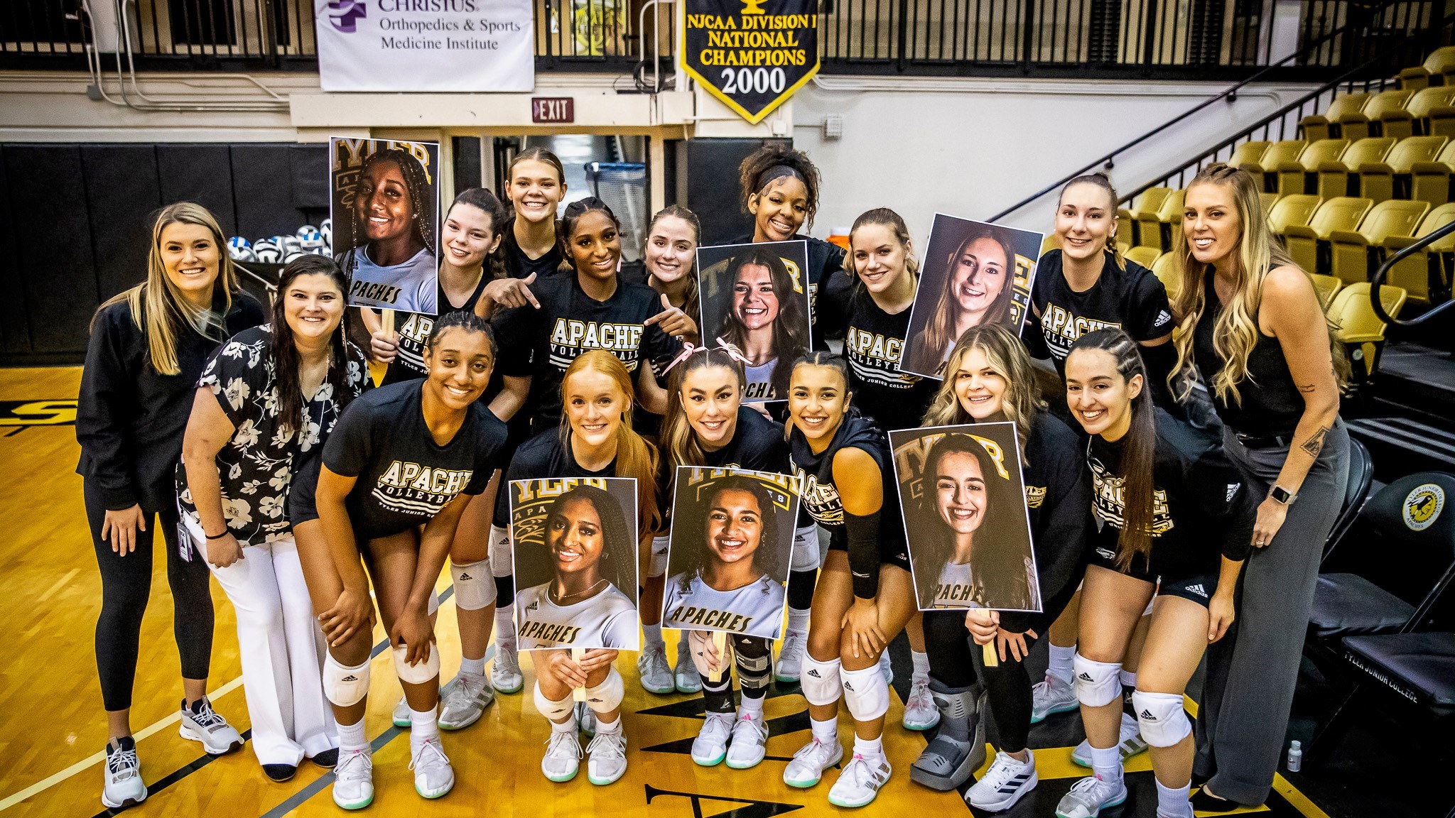 Volleyball sweeps on sophomore Day over Lee