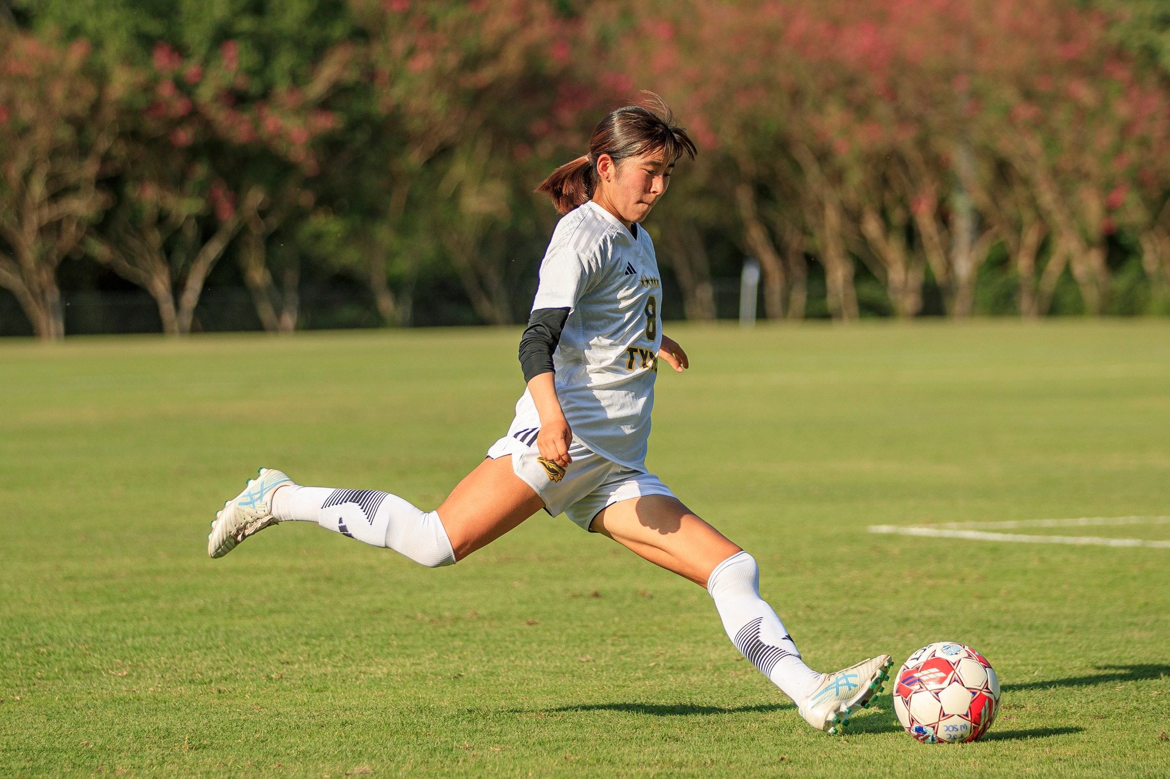 #4 Women get big win over Paris at Pat Hartley Field